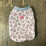 流行りのくすみピンク いちご 犬服 S