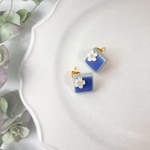 美濃焼のお花ピアス（ブルー）