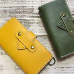 たんぽぽカラーのレザーケースiPhone、スマホ各種対応できます。