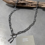 1294.南京錠チャームがポイント✨クールでカッコいいチェーンネックレス⛓ lensa