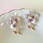 𝕜𝕦*𝕞𝕠𝕞𝕠𖦥⚘𖡡𖤣揺れるリーフ レジン フラワー パール ピアス 