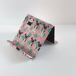 パグさん　スマホスタンド☆スマホの指定席に💺