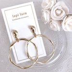 メタルスタッド ツイストフープ《ピアス/イヤリング》