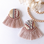 ふさふさフリンジと刺繍