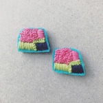 vivit pink×green刺繍ピアス