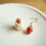 🍰丸い苺ショートの耳飾り🍓