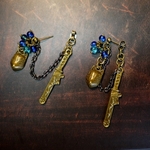 お狐さまと守刀のピアス／瑠璃色