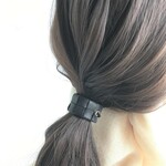 毎日使える 市松模様の本革ヘアカフス（ブラック／グレー）