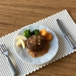 ミニチュアハンバーグマスタードソース