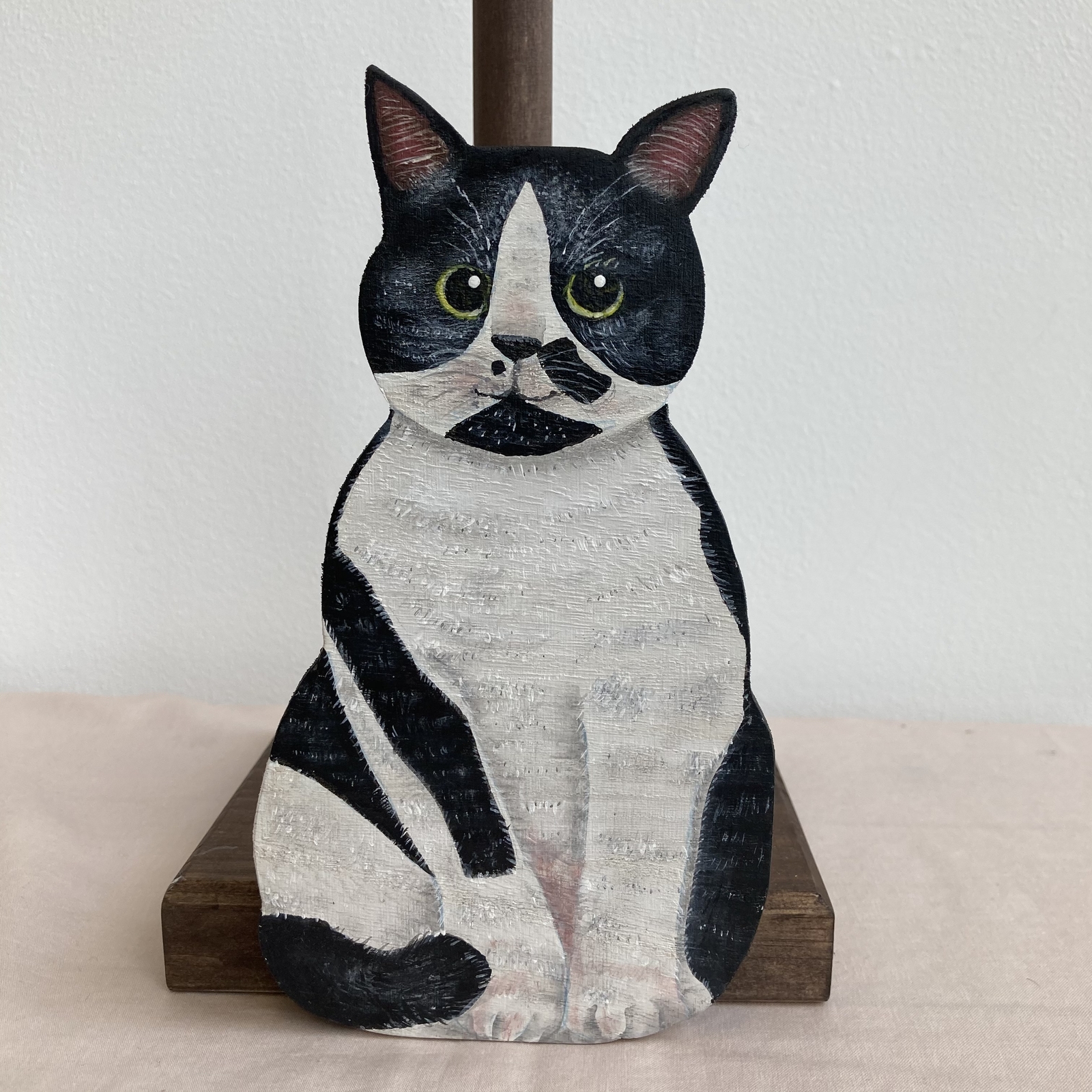 ハチワレ白黒猫ちゃんのキッチンペーパーホルダー（トールペイント