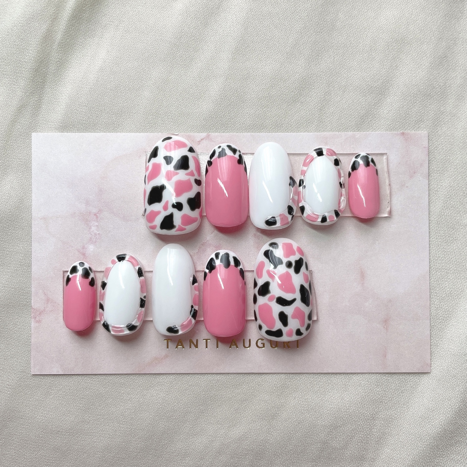 ピンクの牛柄立体ネイル - HIIRAGI-NAIL