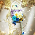 セキセイインコの夢　カンパニュラとサンフラワー　オートクチュール刺繍ブローチ