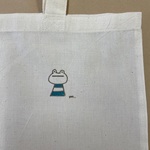 ＜再販1＞●カエル　手描きイラスト　軽いエコバッグ　A4もすっぽり入ります♪　肩掛けOK　お洗濯OK　サブバッグ　かえる