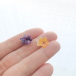 スミレのピアス（樹脂ピアス、ノンホールピアス）