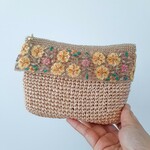 flower garden♡華やかリボンの手編みポーチ・イエロー＆麦わらカラー