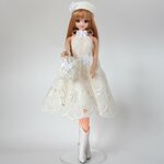 ジェニーちゃんのオフホワイトに花柄アイレット・レースのスカート＋ショート丈ジャンプスーツ