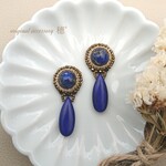 ラピスラズリの大ぶりなビーズ刺繍耳飾り❇ ピアス／イヤリング 【アレルギー対応】 天然石 ブルー ロング