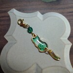 猫生(にゃんせい)いろいろ　💚ライム猫💚【しっぽはゆらゆら】チャーム