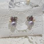 ラベンダーピンク　ビジューピアス