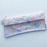 NEW♡リバティ「ベッツィ」（メルシー別注ライトピンク）ペンケース♡クリアフラットポーチ  ラミネート＆PVC 20㎝ファスナー ♪歯ブラシケースに最適♪
