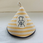 送料込み！三角鍋つかみ＊オリジナル刺繍入り