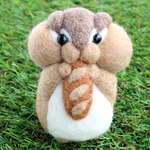 パンをモグモグ！シマリス【茶】