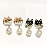 【オーダー】茶トラ猫ちゃん刺繍コットンパールビーズ付きピアス ＆  黒柴ちゃん刺繍コットンパールビーズ付きイヤリング