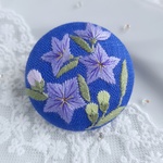 (48㎜)桔梗 刺繍ブローチ くるみボタン