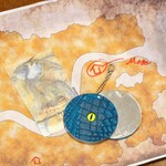 ブルードラゴンのコンパクトミラー