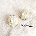 《再販7》ビーズ刺繍ホワイトオパールピアス