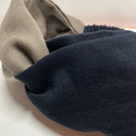 国産ダブルガーゼのクロスヘアターバン　ブラック×ブラウン