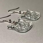ピアス　ねこ　昭和レトロガラス　ステンドグラス　型板ガラス　アンティーク　もったいないをカタチに　　
