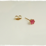 天然石*ルビー*3mm　6本爪タイプ　片耳　*14kgf ピアス