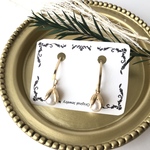 カーブスティックと一粒　パール　蕾の大ぶりチタンピアス/イヤリング　お呼ばれ　結婚式　卒業式　入学式　成人式　二次会　パーティー　謝恩会　袴　ドレス　揺れる