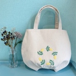 ふんわりバルーン　トートバッグ　刺繍　ミモザ