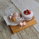 ミニチュアスイーツ【いちごのネイキッドケーキのセット】