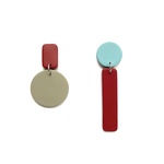 matte asymmetry dangle ＜red＞ アシンメトリーダングルピアス/イヤリング(アレルギー対応)