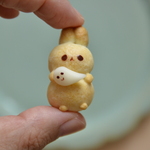 おばけをつかまえた🐰うさぎさん　ブローチまたはマグネット