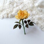 アンティークローズの布花ブローチ【黄色イエロー】コサージュ 薔薇