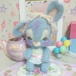 うさちゃんのぬいぐるみ、水色