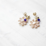 小花レースのピアス