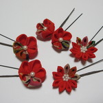 《SALE!!》つまみ細工　赤いお花のＵピンかんざし