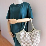 ☆SALE＊送料込み＊ホワイトフラワーのコロンと大きめグラニー