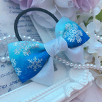 雪の結晶柄♡淡い水色のグラデーション♡White銀糸リボンのヘアゴム 