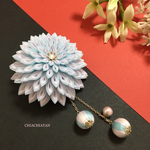 〈き〉三色重ねの花びらのお花と巻玉の髪飾り★つまみ細工☆着物☆浴衣☆七五三☆成人式☆卒業式☆和装