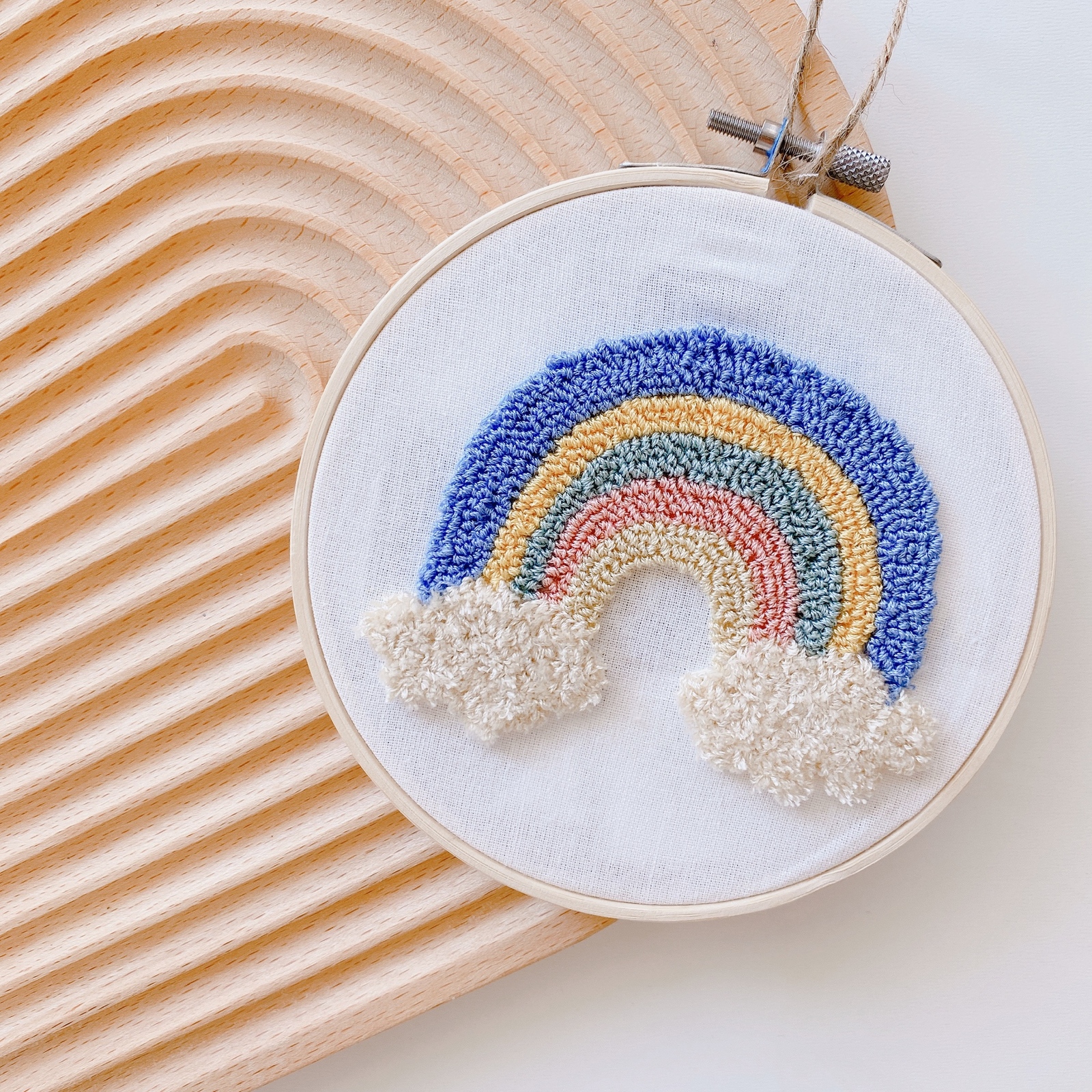 パンチニードル レインボー 刺繍枠 壁飾り - eca.made | minne byGMO