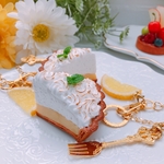 再販♡レモンメレンゲタルト　バックチャーム　フォークチャーム&レモンチャーム付き☆フェイクスイーツ☆フェイクタルト☆レモンタルト☆クレイケーキ☆レモン