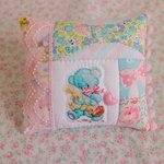 hana*ハンドメイド☆パッチワークミニクッション★青いクマちゃん