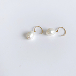 淡水真珠：baroque pearl  hook pierce