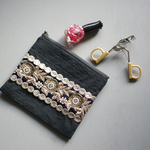 Msize  インドブレードファスナーポーチ　スパンコール　ザリ刺繍　花柄　ゴールド　アクセサリーポーチ　小物入れ